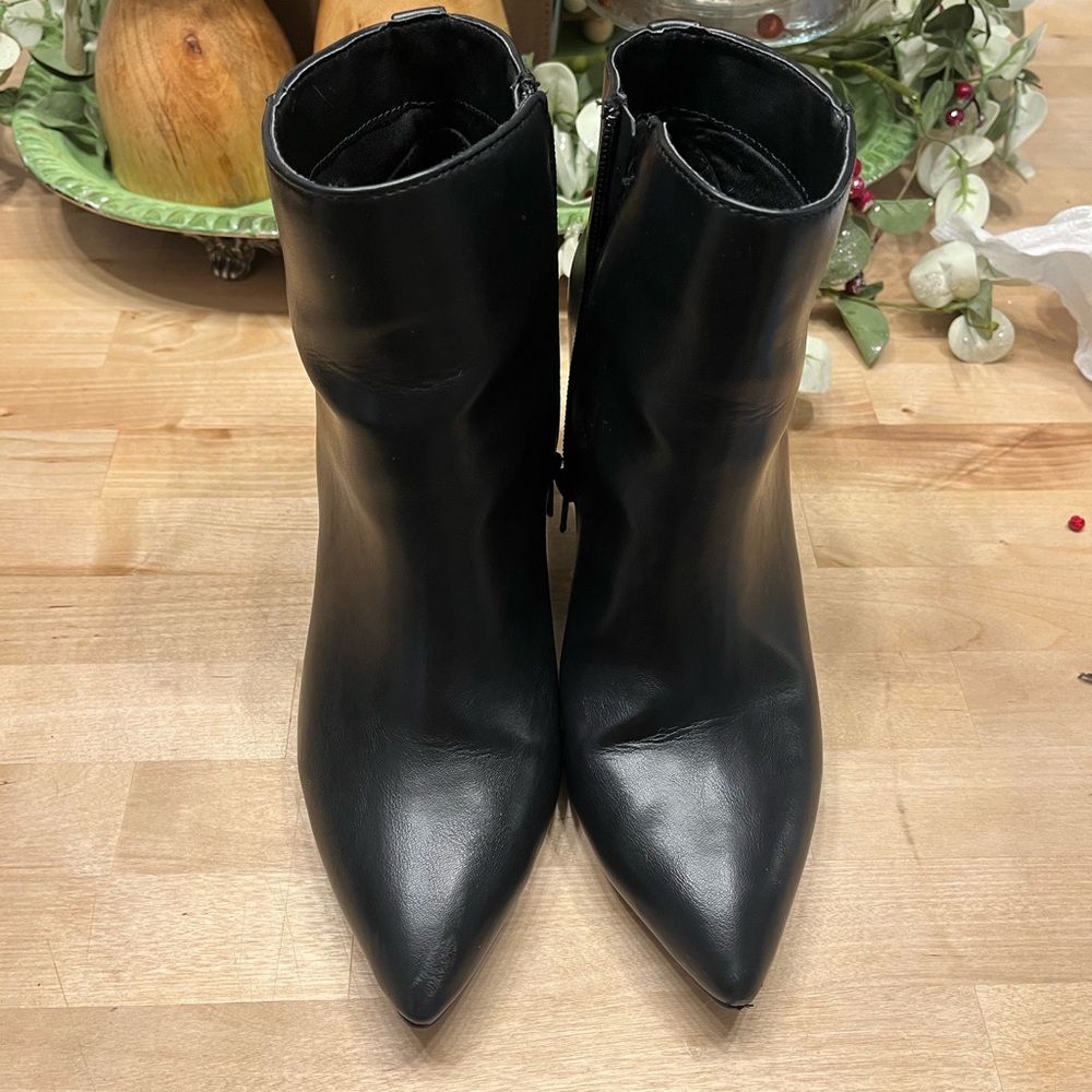 Black leather Rachel Zoe Booties. Women’s size 8.5